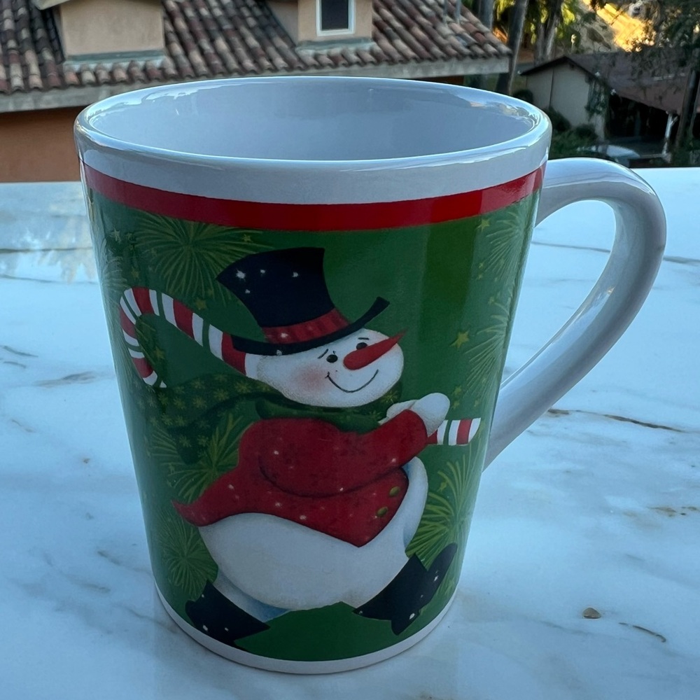 Snowmen ⛄️ holiday mug momentum brand